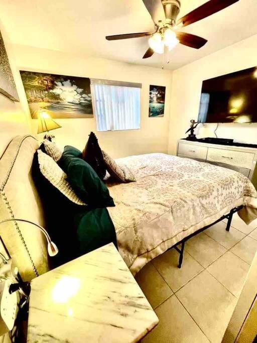 Jungle To Beach 4 R 3 Bedroom Family And Pet Heated Pool N Airport N Beach N Hard Rock Fort Lauderdale Exterior photo
