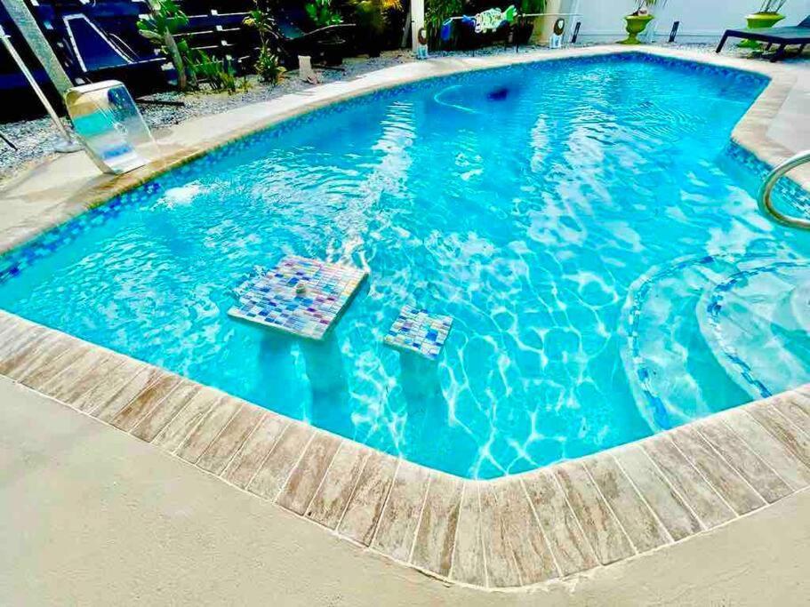 Jungle To Beach 4 R 3 Bedroom Family And Pet Heated Pool N Airport N Beach N Hard Rock Fort Lauderdale Exterior photo