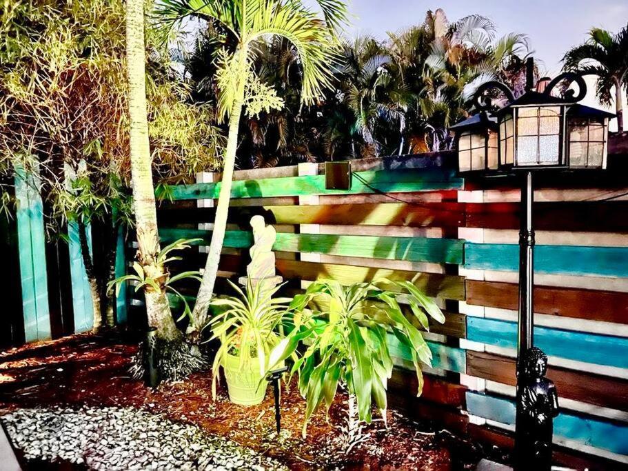 Jungle To Beach 4 R 3 Bedroom Family And Pet Heated Pool N Airport N Beach N Hard Rock Fort Lauderdale Exterior photo