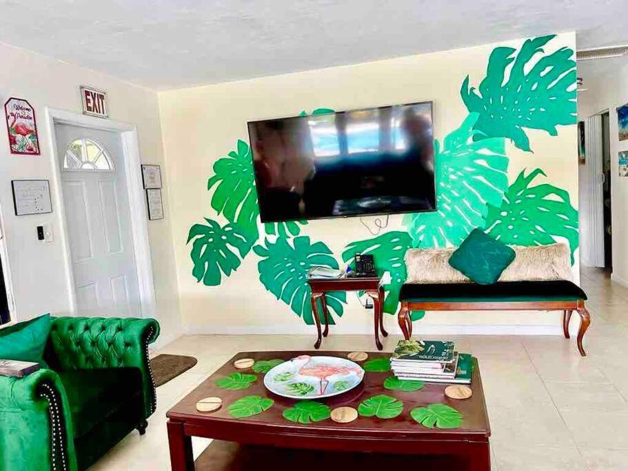Jungle To Beach 4 R 3 Bedroom Family And Pet Heated Pool N Airport N Beach N Hard Rock Fort Lauderdale Exterior photo